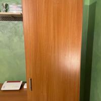 Scrivania e Scarpiera In Legno