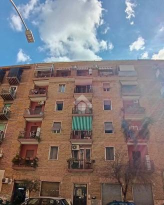 2 LOCALI A ROMA