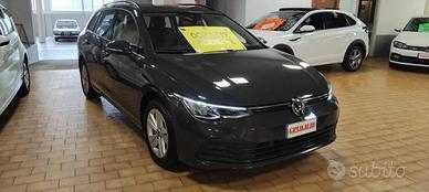 VOLKSWAGEN Golf VAR. 1.0 eTSI EVO DSG Life MILD