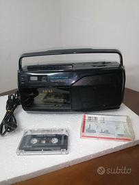 Radio  con lettore e registratore a cassette AKAI