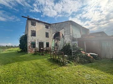 Ronco all'Adige: rustico da ristrutturare