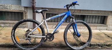Bicicletta mountain bike MTB