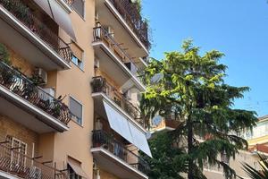 3 locali a roma