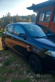 Lancia y compresa di passaggio gpl