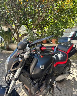 Moto Yhamaha MT-03