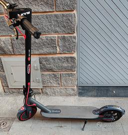 Monopattino Elettrico Sixfox TX01