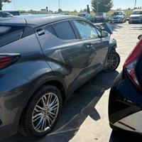 Toyota CHR del 2022 per pezzi di ricambio