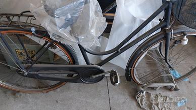 Vecchie biciclette da sistemare