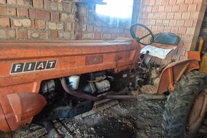 TRATTORE FIAT 250