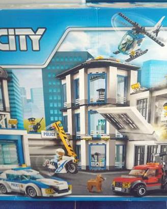 VENDUTO- LEGO CITY STAZIONE POLIZIA 60141 SIGILLAT