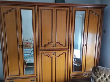 Mobili usati in blocco – armadio, credenza e altro