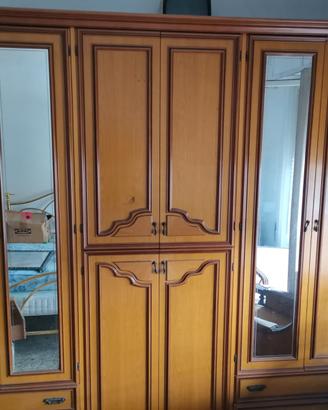 Mobili usati in blocco – armadio, credenza e altro