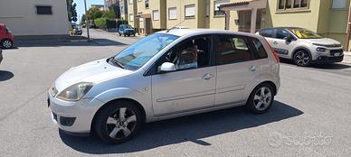 Ford Fiesta 1.2 16V 5p. Titanium