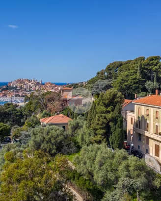 MULTILOCALE A IMPERIA