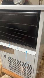 Produttore ghiaccio  24kg raffred. acqua