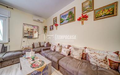 Appartamento trilocale primo piano in contesto cor