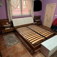 Letto matrimoniale in ciliegio con rete a doghe