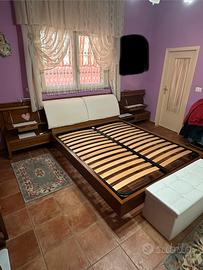 Letto matrimoniale in ciliegio con rete a doghe