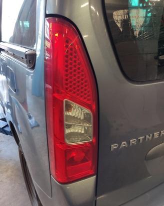 Fanale posteriore sx PEUGEOT PARTNER 2010
