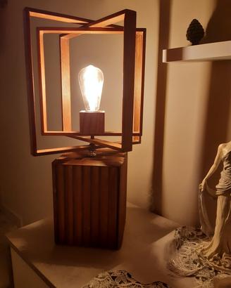 lampada in legno