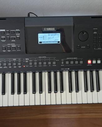 Tastiera Yamaha PSR E463