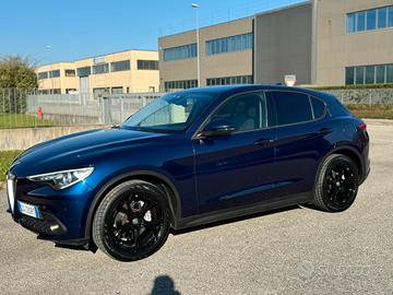 Alfa Romeo Stelvio 2.2 Turbodiesel 160 CV AT8 RWD 