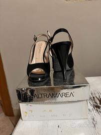 Scarpe in raso nero numero 37.