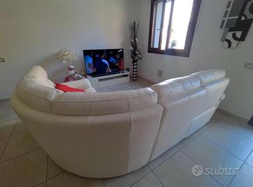 Divano Chateau d'ax bianco.