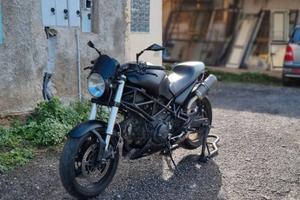 Ducati Monster 695 Dark