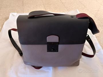 Borsa in pelle nuova