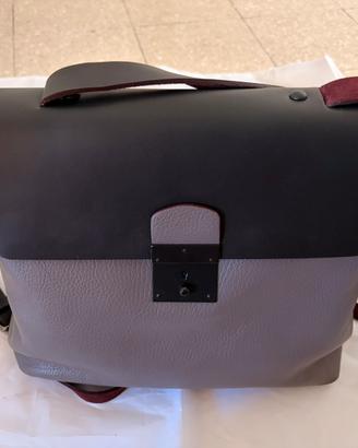 Borsa in pelle nuova