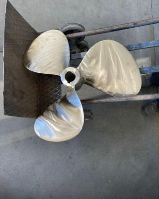 Coppia eliche 3 pale in bronzo 26X28 Bertram