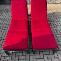 Due lettini prendisole Maison Du Monde con cuscini