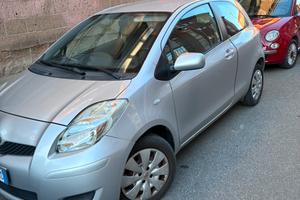 Toyota Yaris 1.3 benzina 3 porte