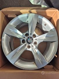 Cerchi in lega da 18" per BMW 320d (anno 2010).
