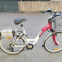 bicicletta elettrica a pedalata assistita