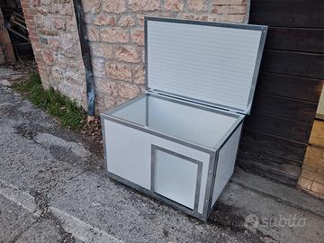 cuccia coibentata per cani