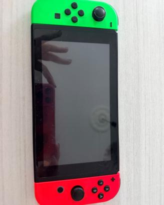 Nintendo Switch + 10 giochi + custodia e accessori