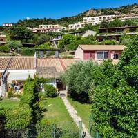 Villetta indipendente con vista golf e mare