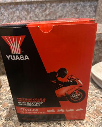 Batteria per moto Yuasa YTX14-BS 12V