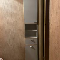 Mobiletto multiuso con cesta