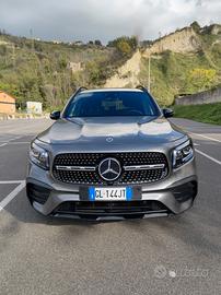 Mercedes GLB  200 4MATIC 