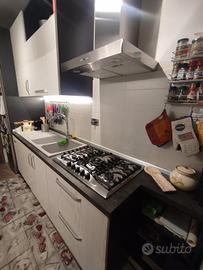 CUCINA ARTIGIANALE SU MISURA IN ROVERE SBIANCATO –