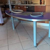 Tavolo curvo da cucina Scrivania viola con ruote