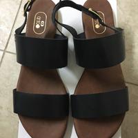 Sandalo da donna in pelle nero