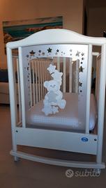 Lettino Pali e materasso usati