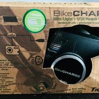 Luce e carica smartphone USB bici