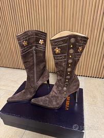 Stivale in camoscio e pelle