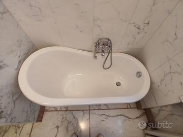 Vasca in ghisa con piedi