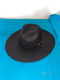 Cappello mai usato €25 (trattabile o sconto set)